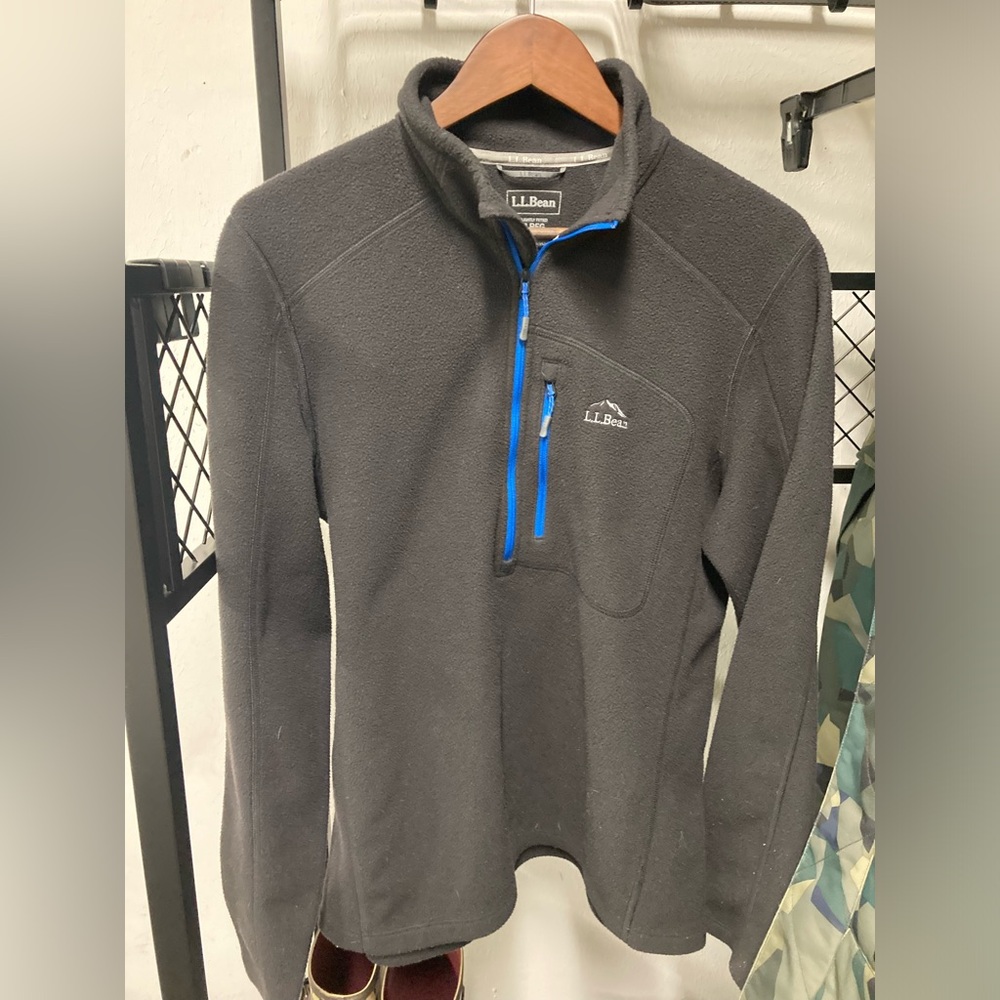 L.L. Bean 1/4 zip fleece pullover, black, slighly fitted, M Reg, 505089